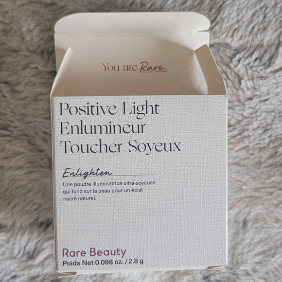 Enlighten - Rare Beauty Highlighter Selena Gomez - Picture 11 of 14